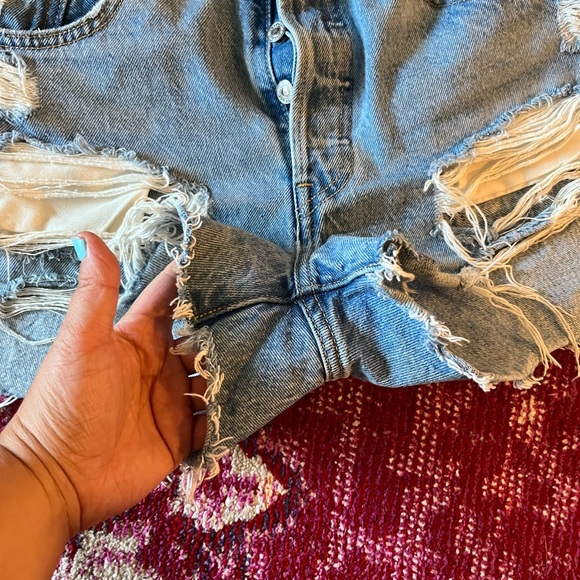 Levis denim shorts 501 - Picture 3 of 5